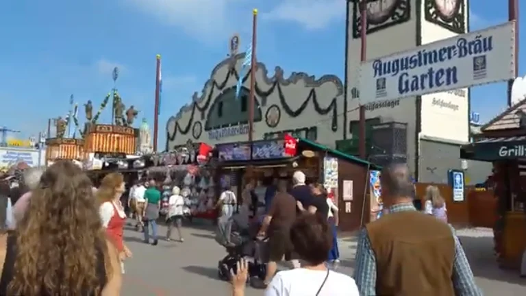 beer tents on oktoberfest 